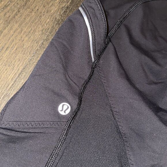 Lululemon Black Cropped Leggings - Size 8 - Picture 4 of 6